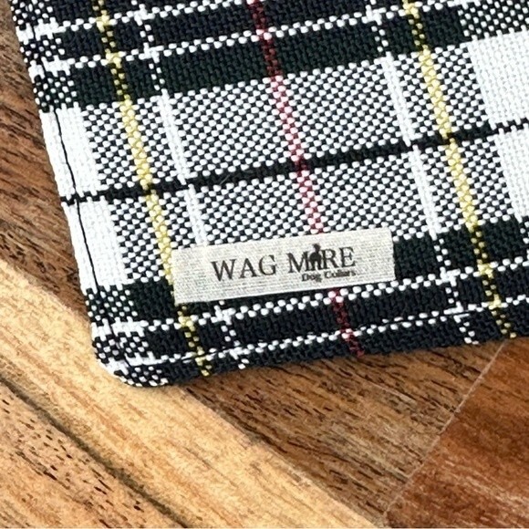 Wag More Dog Collar -Size Medium - New in Packaging - Picture 2 of 4